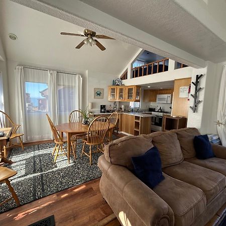 Modern Ocean Cabin 27 Stylish Kitchen & Jacuzzi Smith River Exterior photo